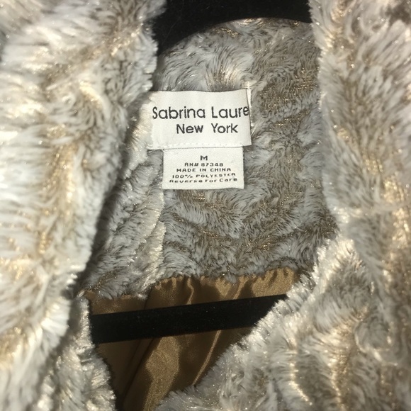 💛Sabrina Lauren FAUX FUR VEST‼️ - Picture 4 of 7